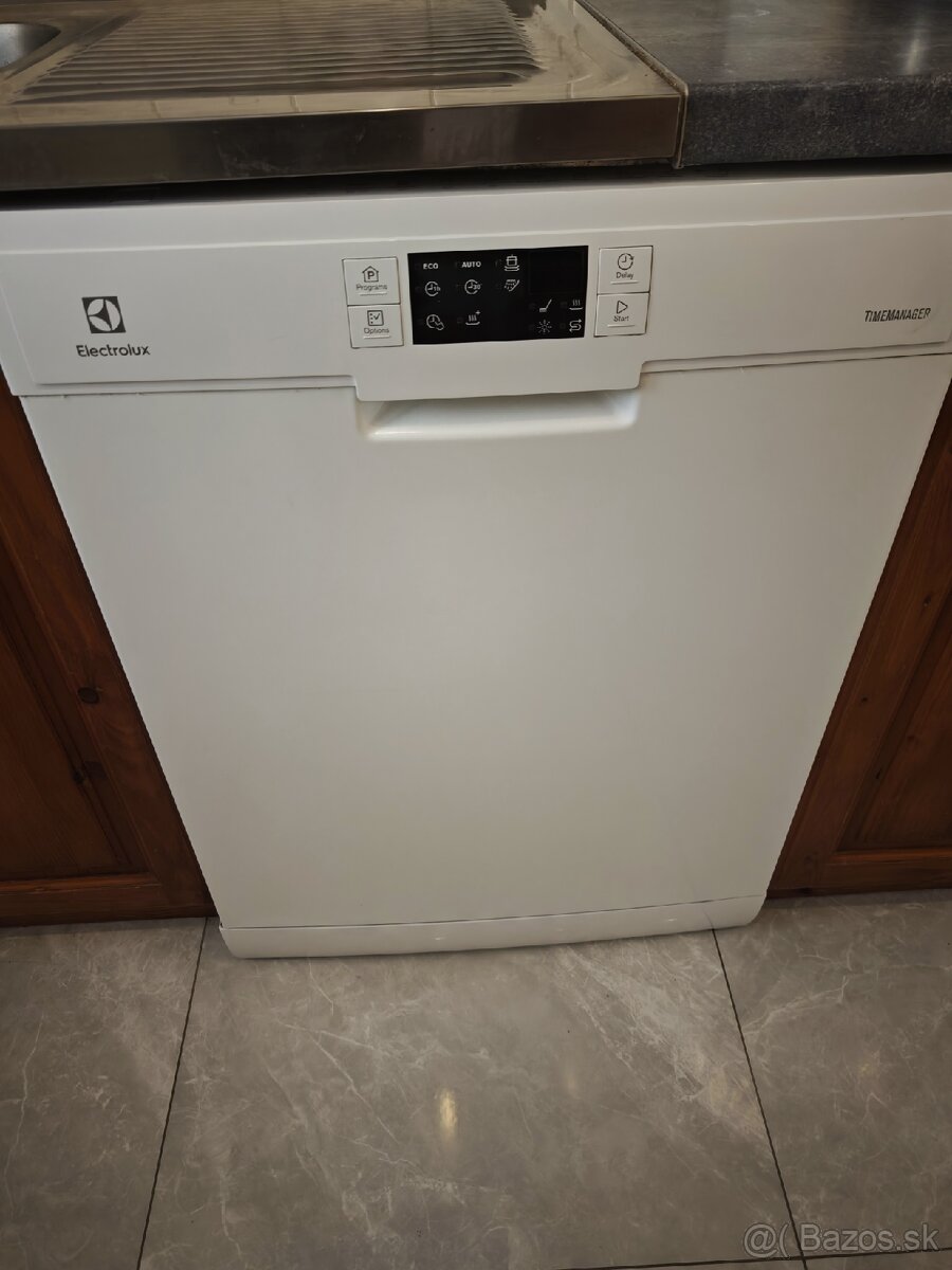 Kuchynská linka so spotrebičmi - 9