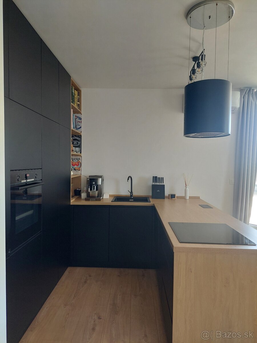 Na predaj priestranný 3-izbový byt s veľkou terasou MIKO - 9