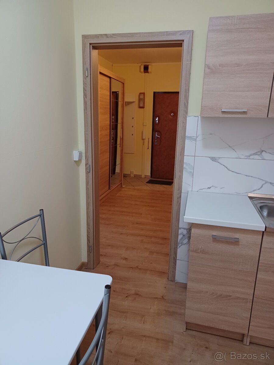 Prenájom 3-izbového bytu - 9