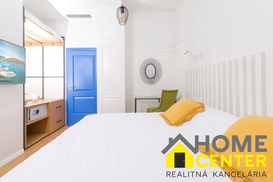 NA PREDAJ LUXUSNÁ kamenná vila / 250 m² / na ostrove HVAR - 9