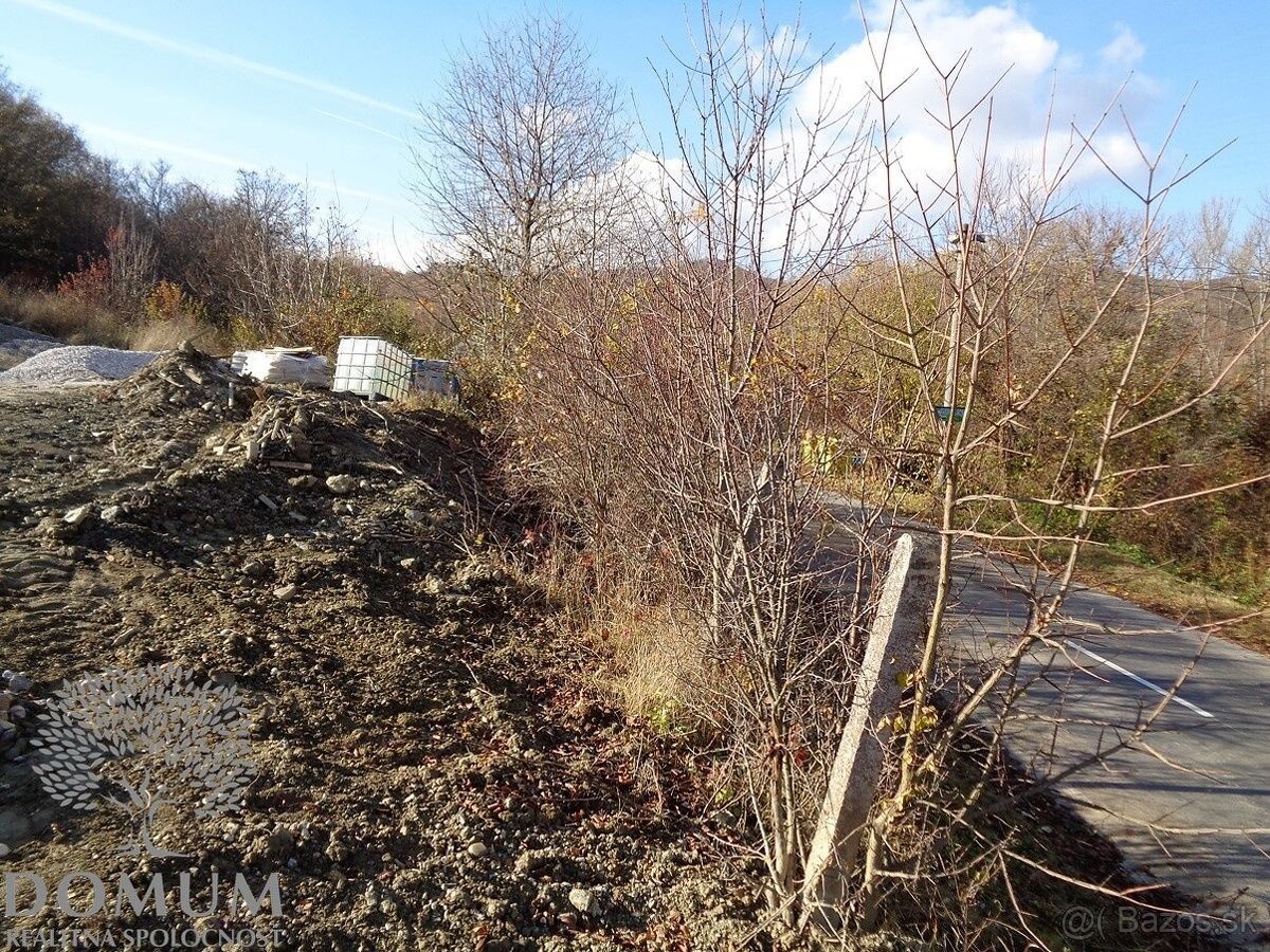 Slnečný a priestranný rekreačný pozemok v Moravskom Lieskovo - 9