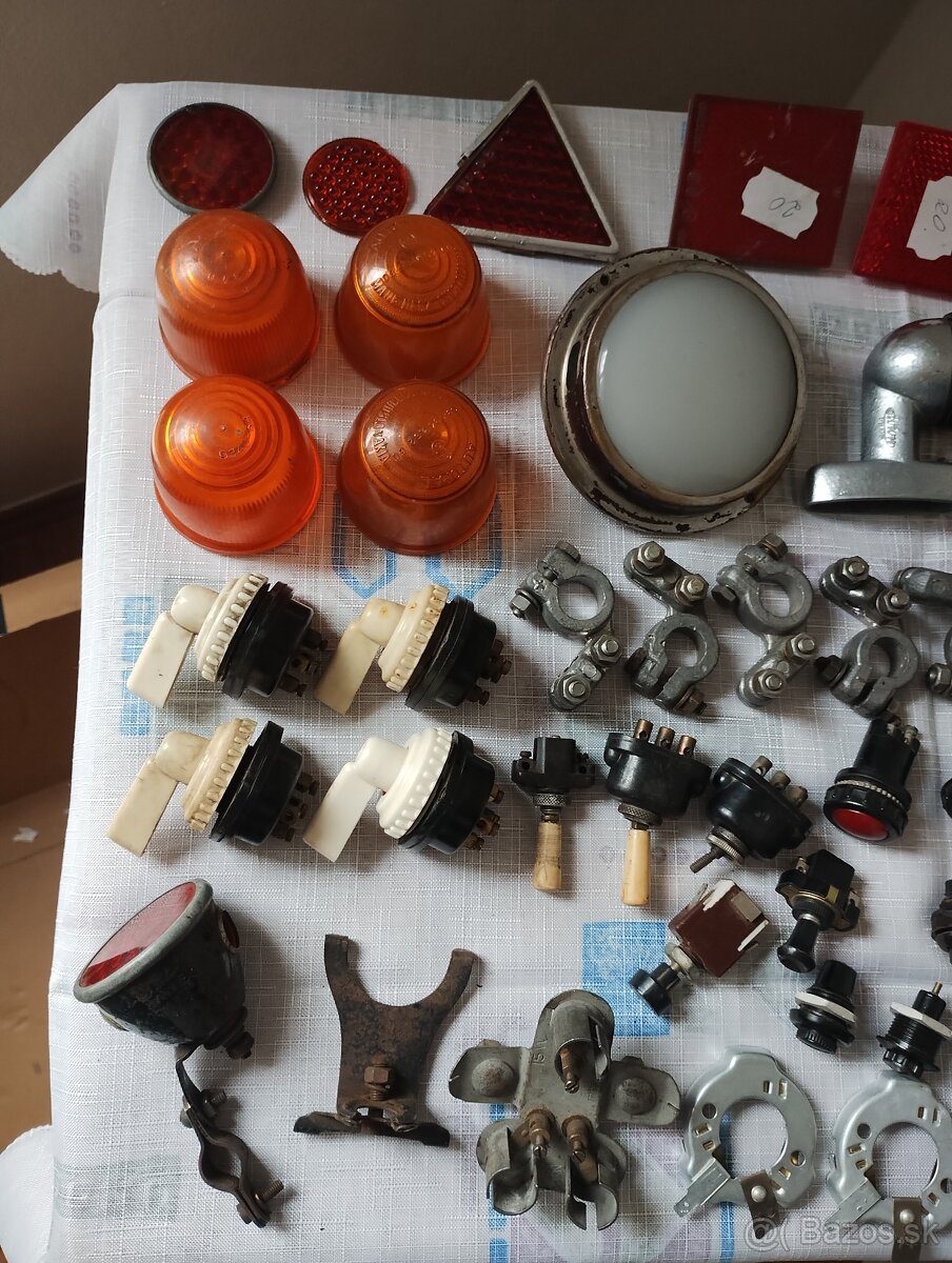 Predám zmes náhradných dielov na veteránske vozidlá ŠKODA - 9