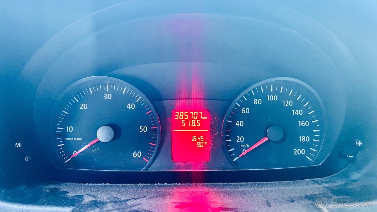 Predám odťahovku VW Crafter 2,5 - 9