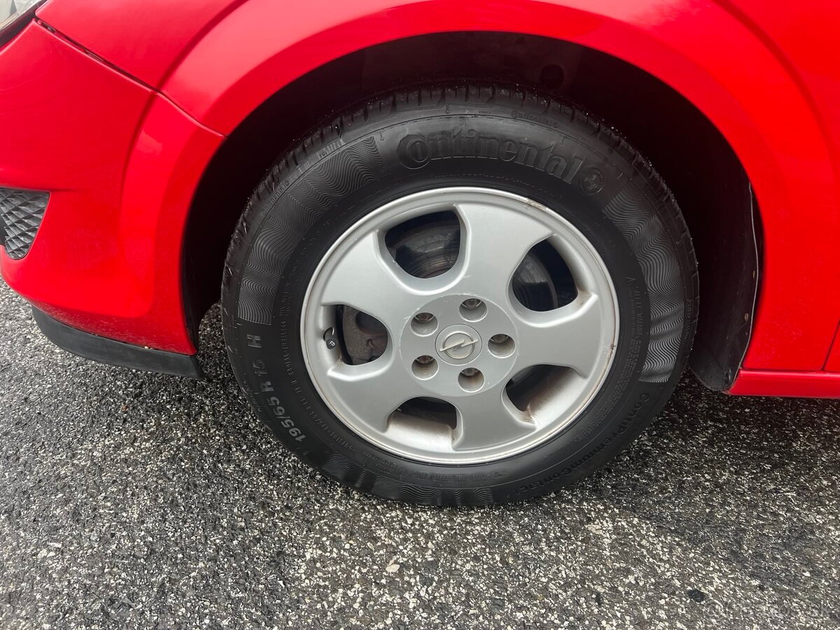 Opel Astra H 1.6l 85kW r.v 2011 - 9