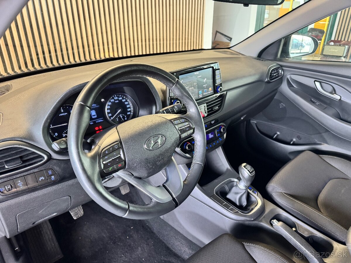 Hyundai i30 Combi 1.6 CRDI 2020/117 tisíc km - 9