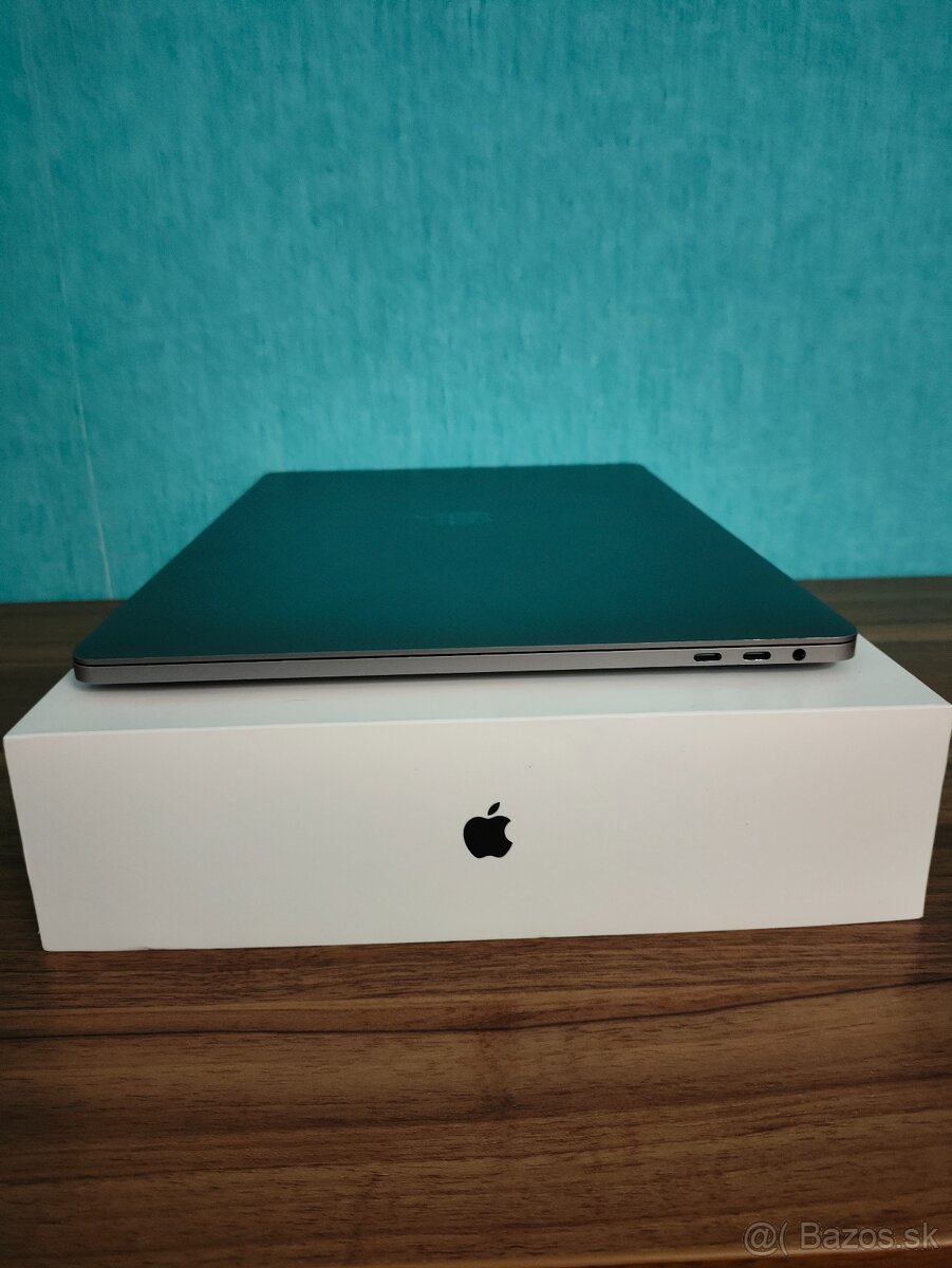 MacBook Pro 15 2017 | i7 • 16GB • 1TB SSD - 9