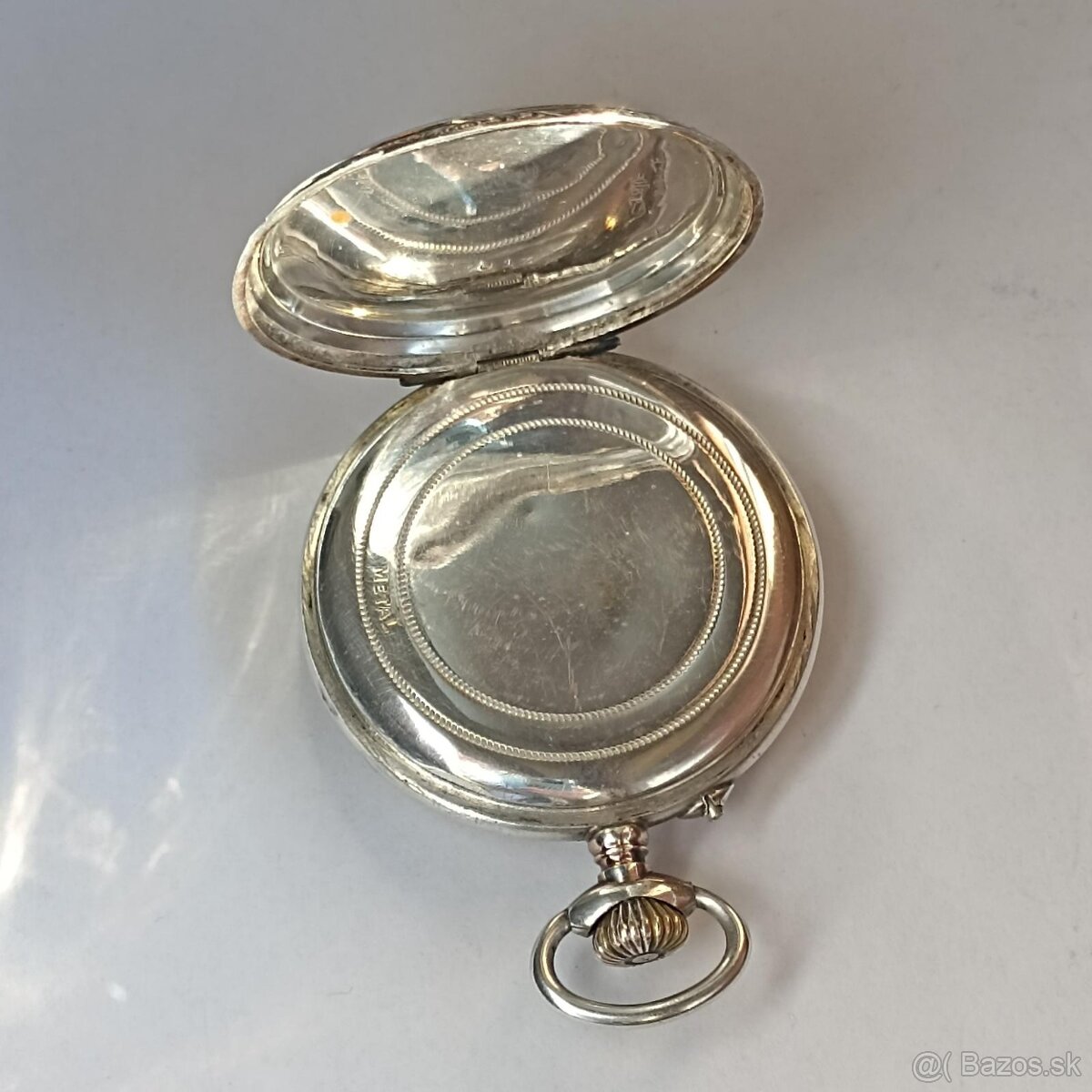 Pánské stříbrné zdobené kapesní tzv. štýrské hodinky. AG - 9