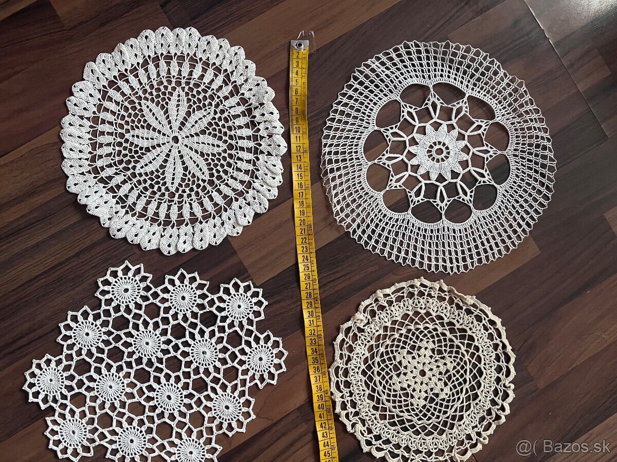 Háčkované dečky a obrusy - 9