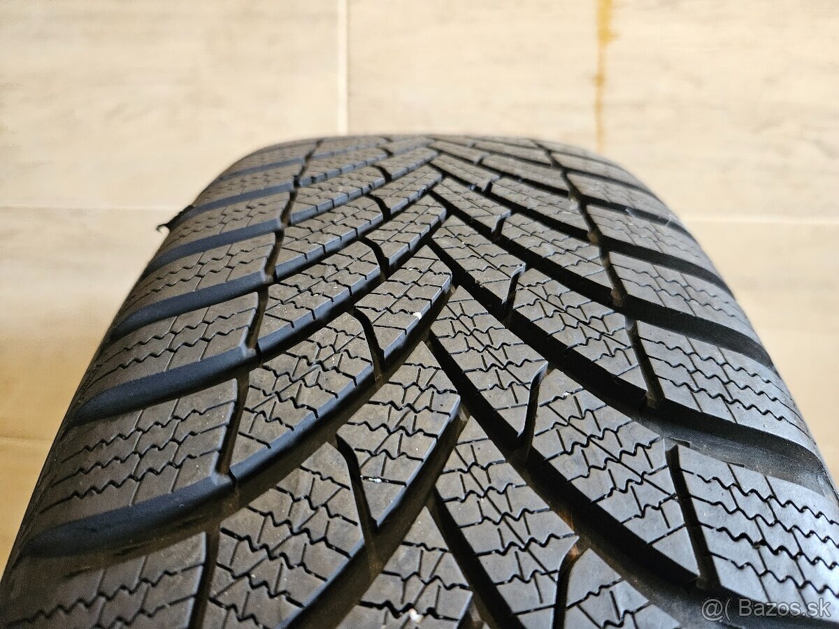 Originálna zimná sada VW - 5x112r16 + 205/60 r16 96H - 9