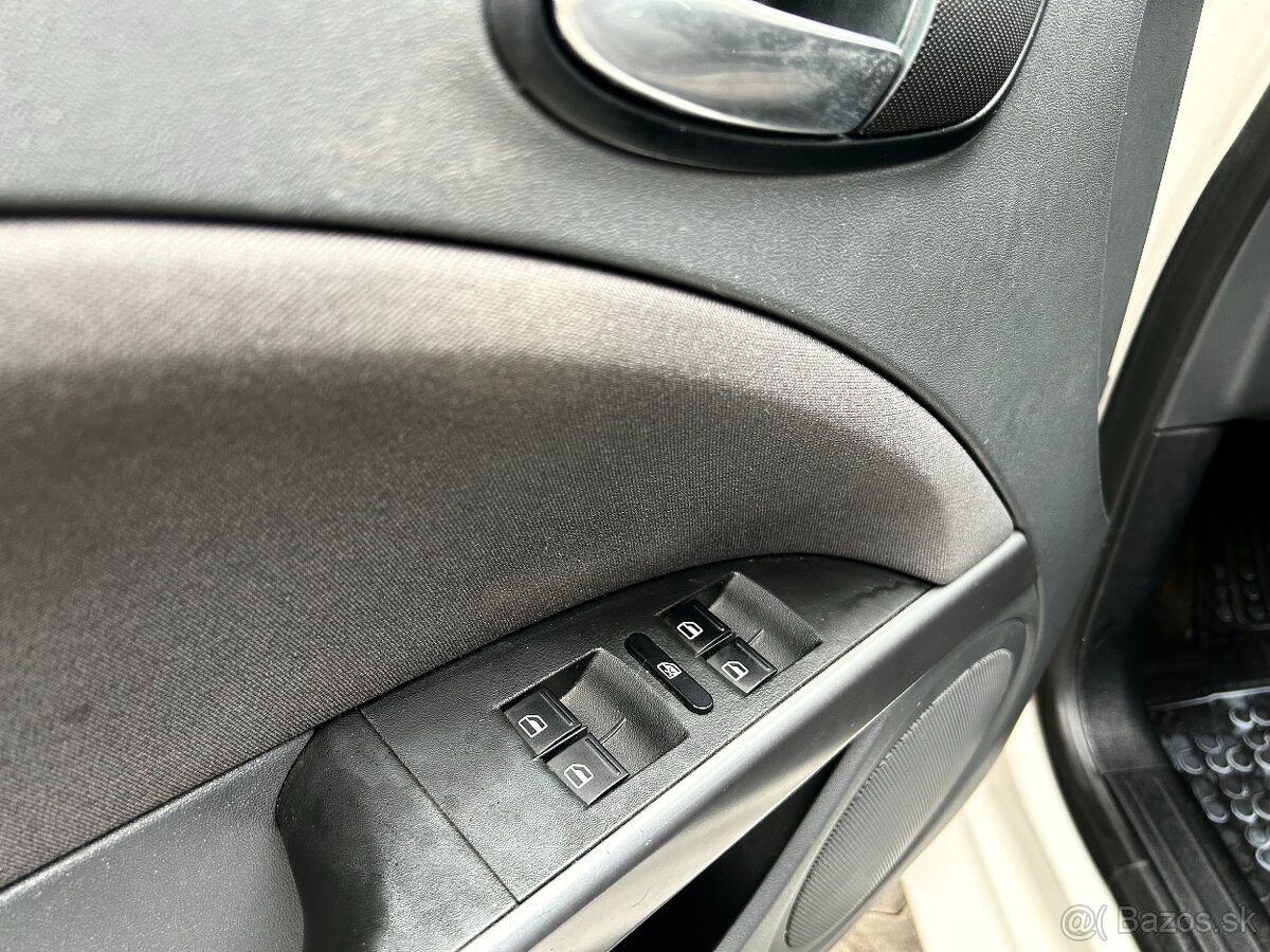 Seat Leon 2.0 TDI 103kW BMM Sport r.v.2010 - 9