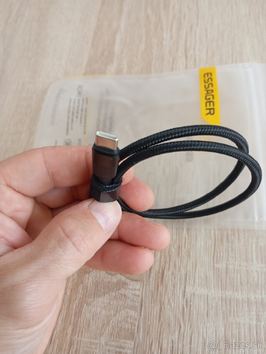 Kábel USB-C/USB-C
- 9