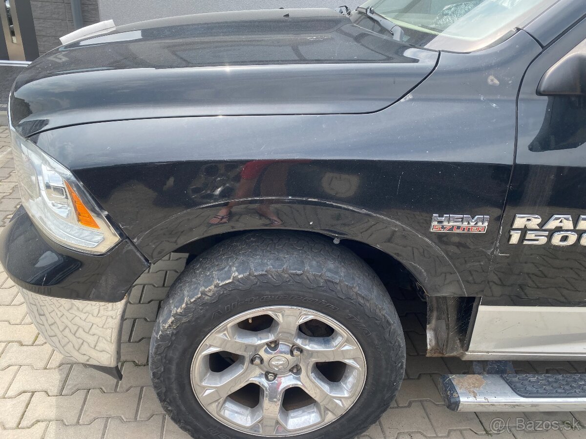 Dodge Ram 5.7 4x4 LARAMIE MOC HEZKY - 9