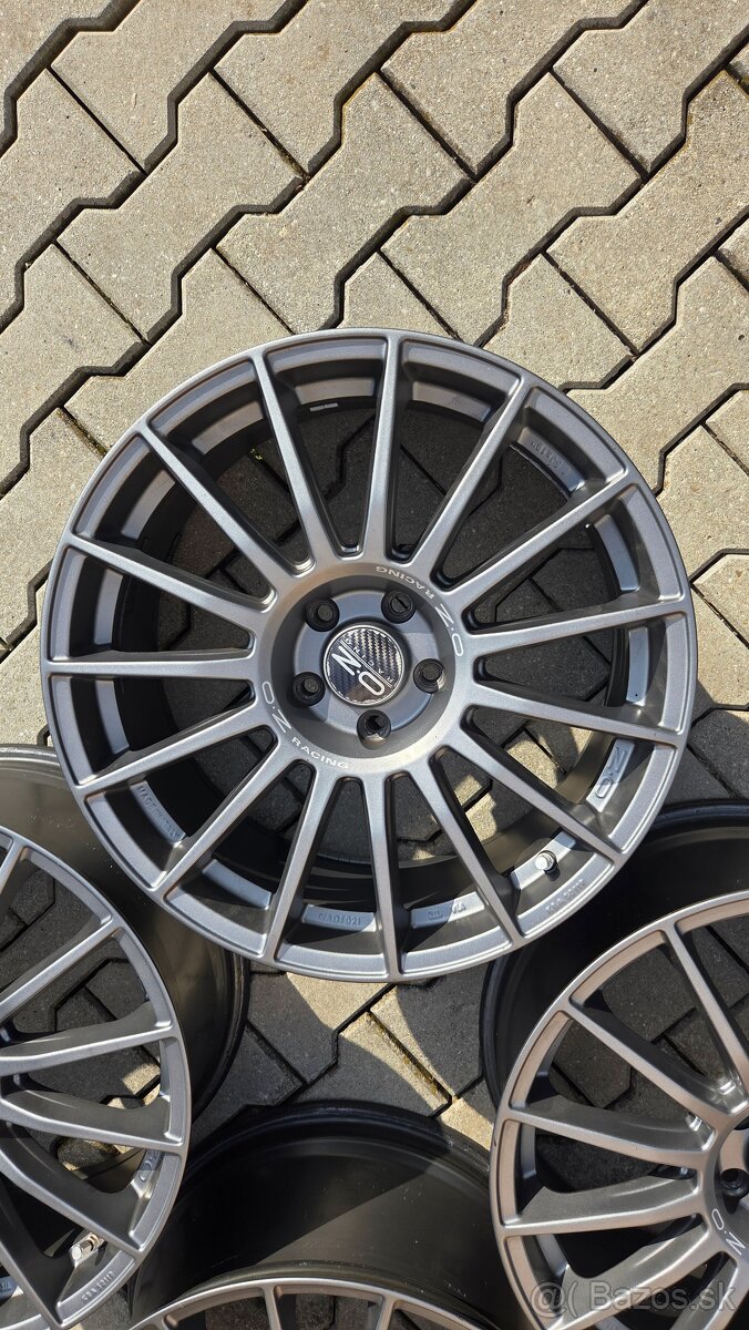 Oz Racing Superturismo LM - 9