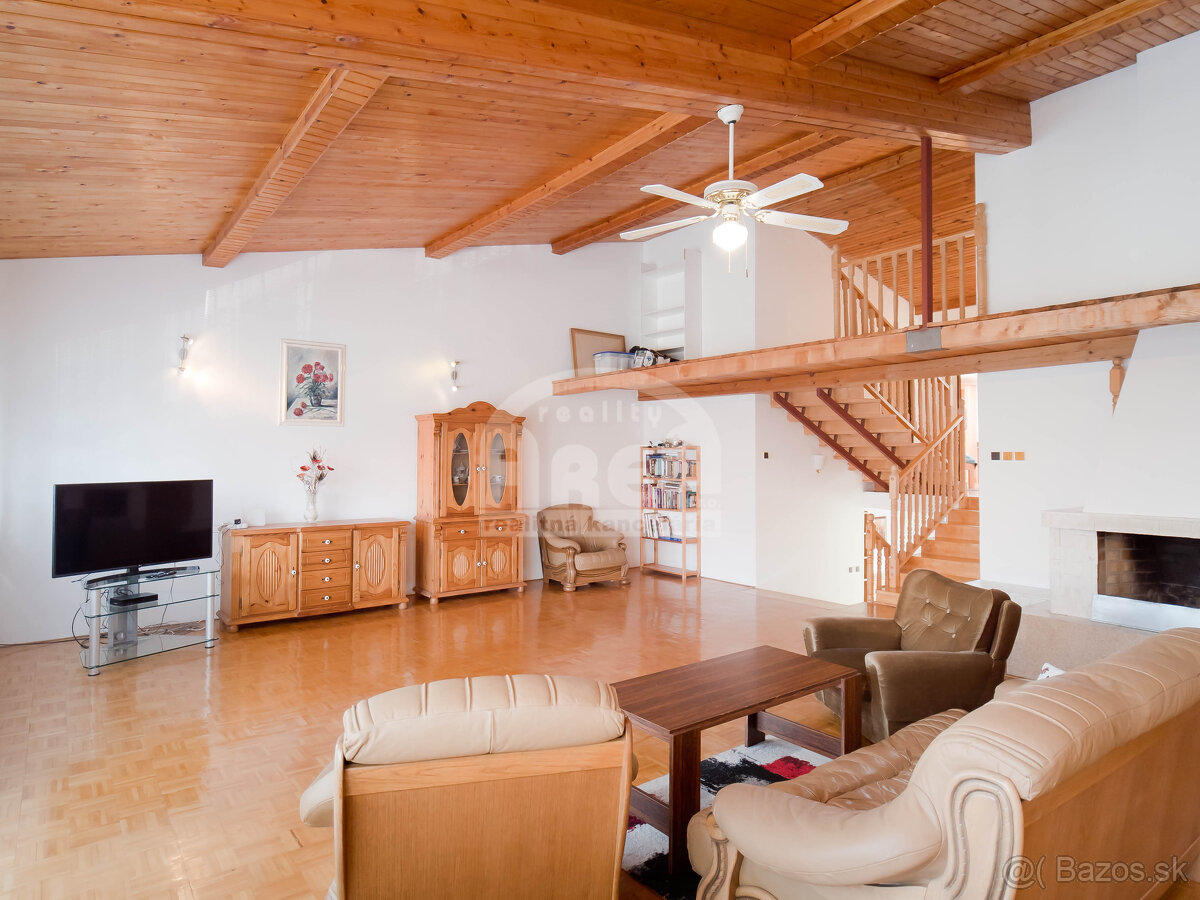 Dvojpodlažný rodinný dom v skvelej lokalite mesta Michalovce - 9