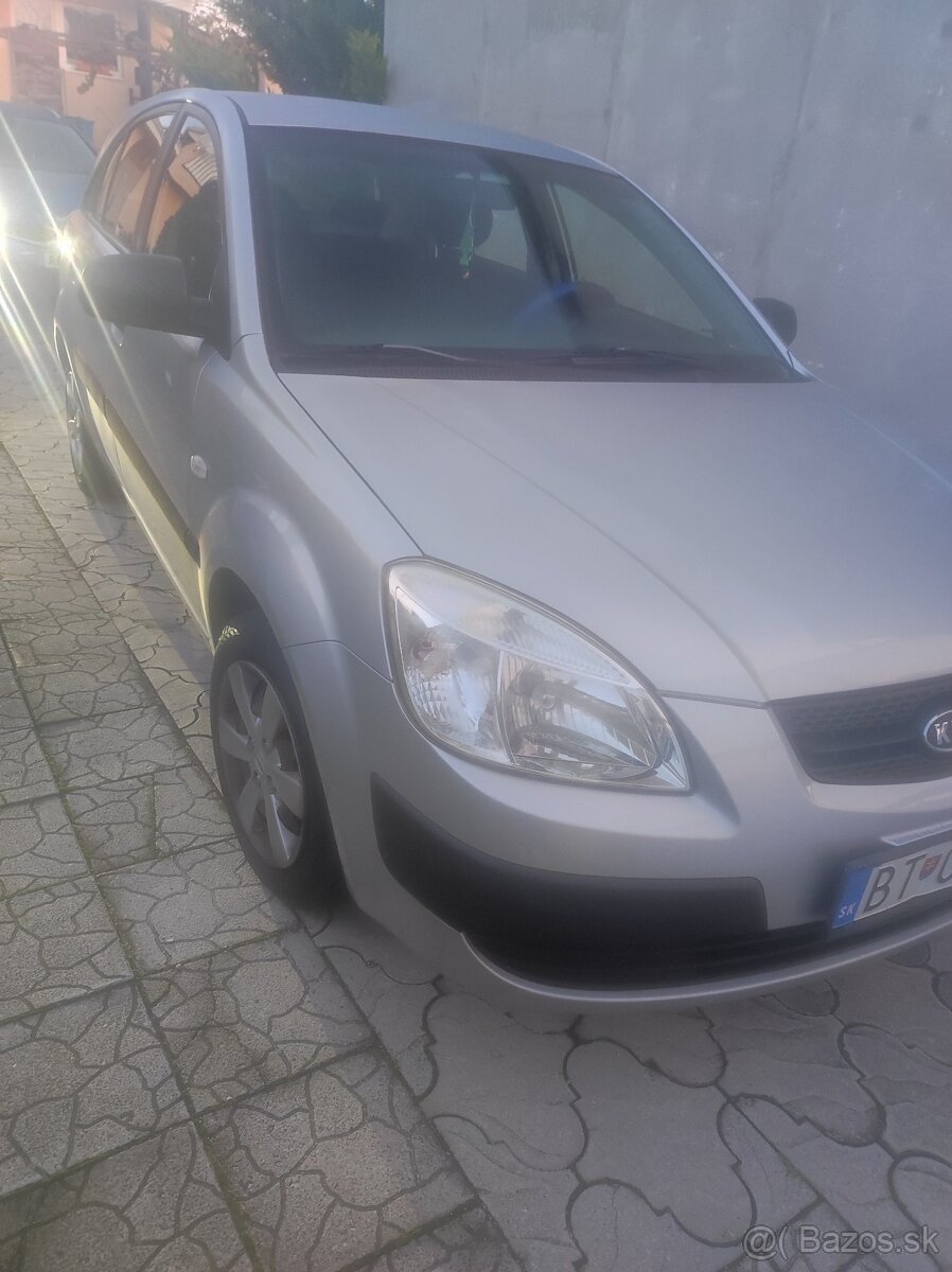 Kia Rio 1.4 benzín Rezervovaná - 9