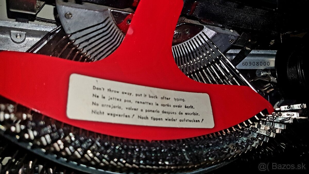 Prenosný mechanický písací stroj Chevron - 9