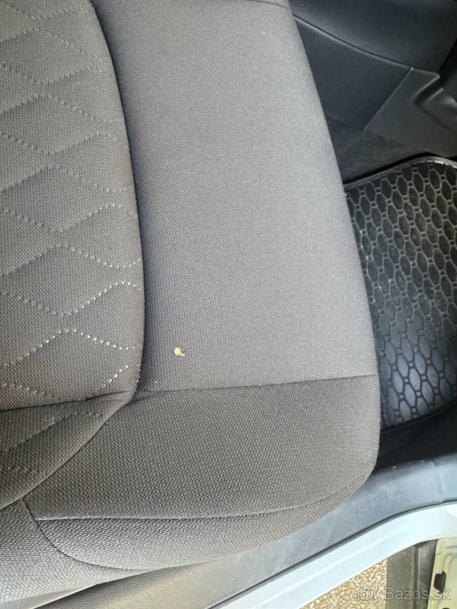 Toyota Corolla Cross 2,0 STYLE - 9