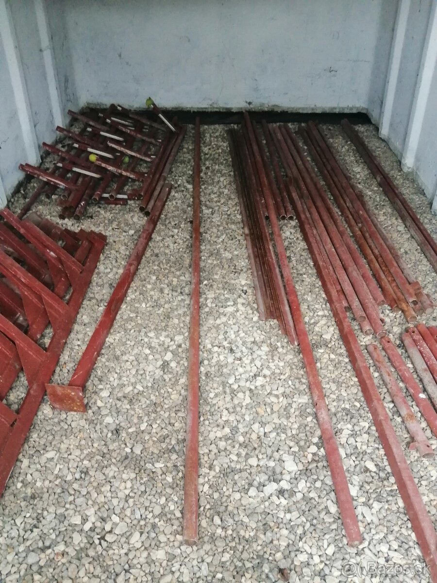 Regály do garáže dielne Kovove - 9