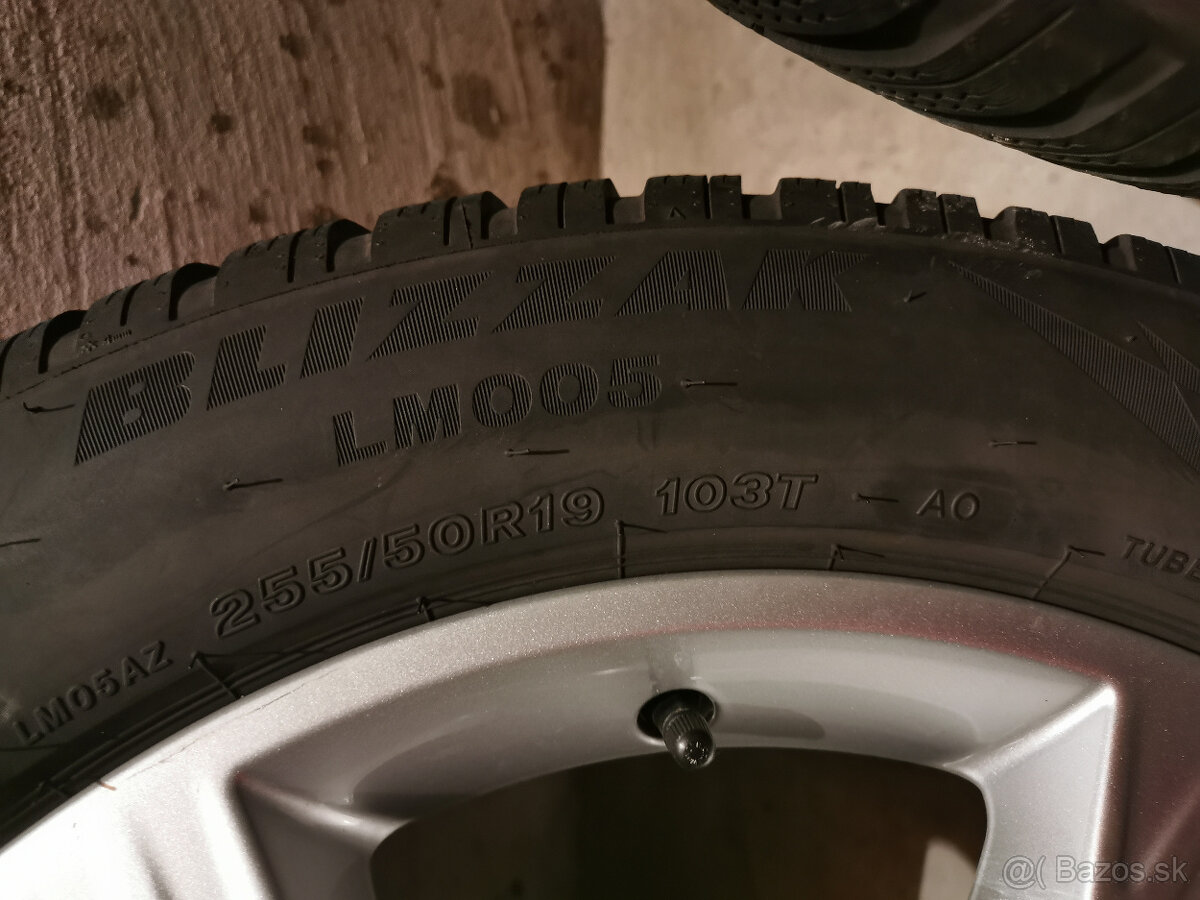 Audi Q4 e-tron - originál 19" alu s pneu - DOT 24 7+ mm - 9