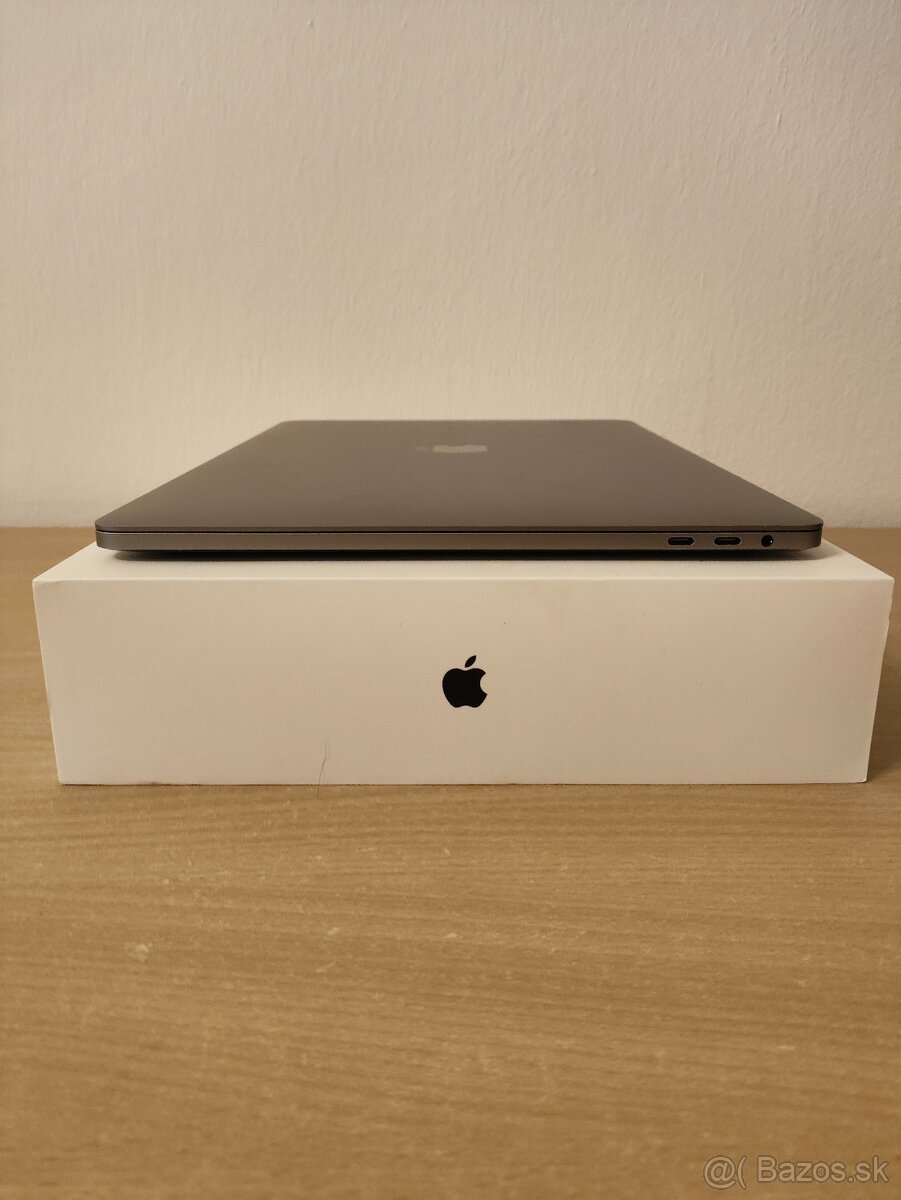 MacBook Pro 15 2017 | i7 • 16GB • 1TB SSD - 9