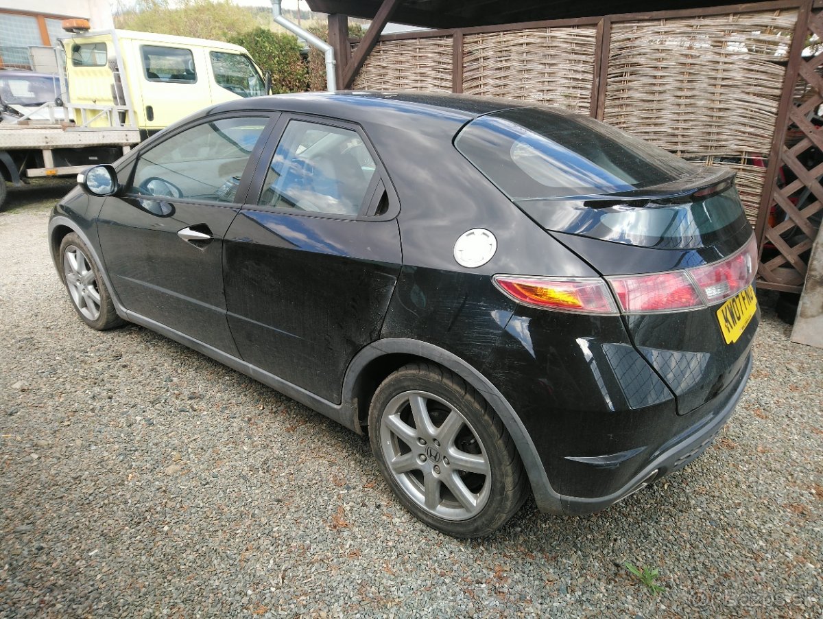 Honda Civic 8gen (FN,FK) 06-11 ufo náhradné diely - 9