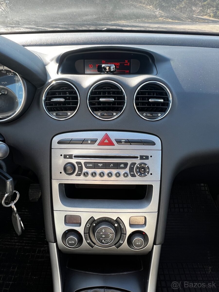 Predám Peugeot 308 1.6 Diesel r.v. 2012 - 9