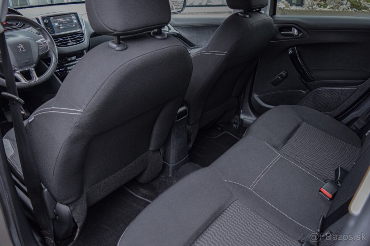 Peugeot 208 1.2 Active 2015 - 9