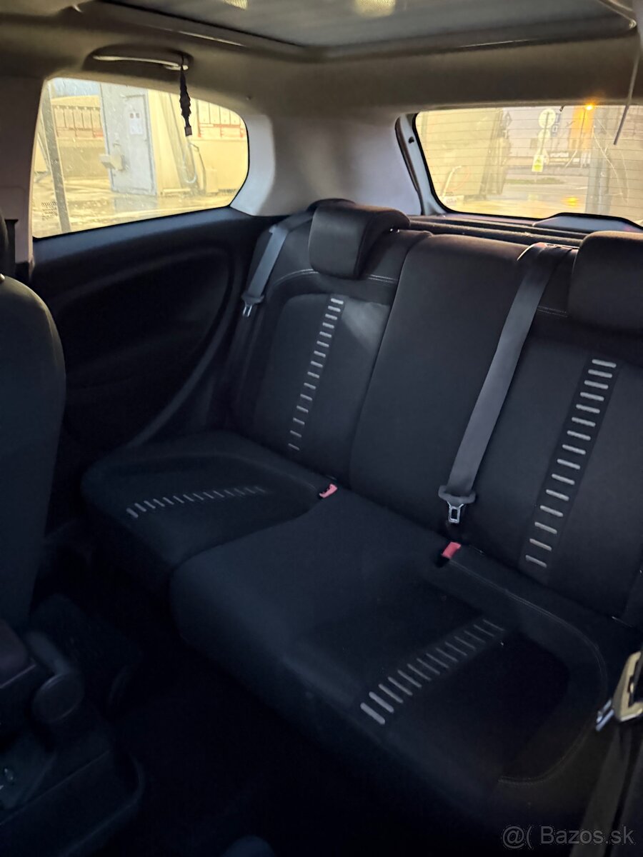 Fiat Grande Punto - 9