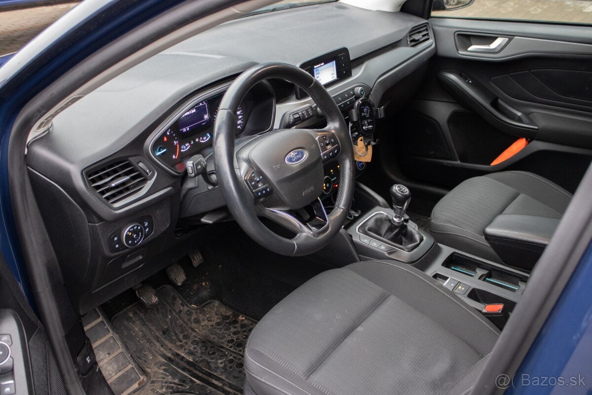Ford Focus 1.5 - 9