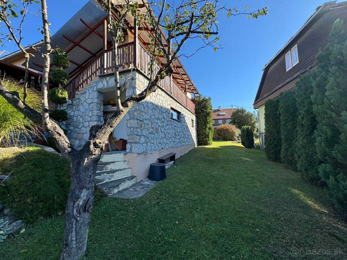 Moderný rodinný dom v tichej a vyhľadávanej lokalite vo VK - 9