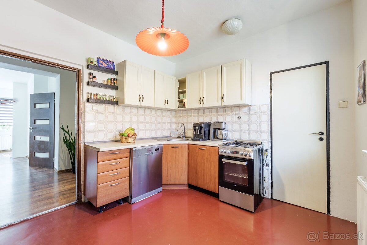 DVOJGENERAČNÝ DOM V ČANI - 9