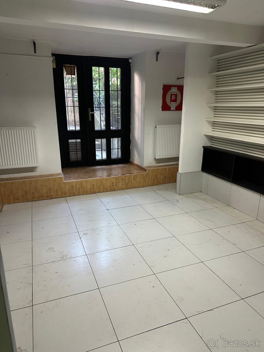 Prenájom kancelárií, cena 8,60eur/m2 - 9