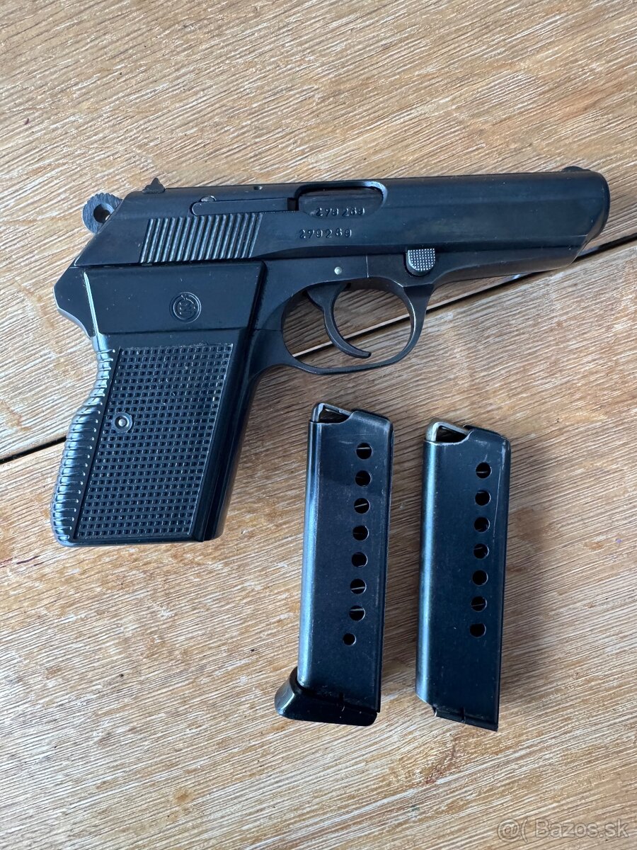 Zbierka pistoli ČZ - 9