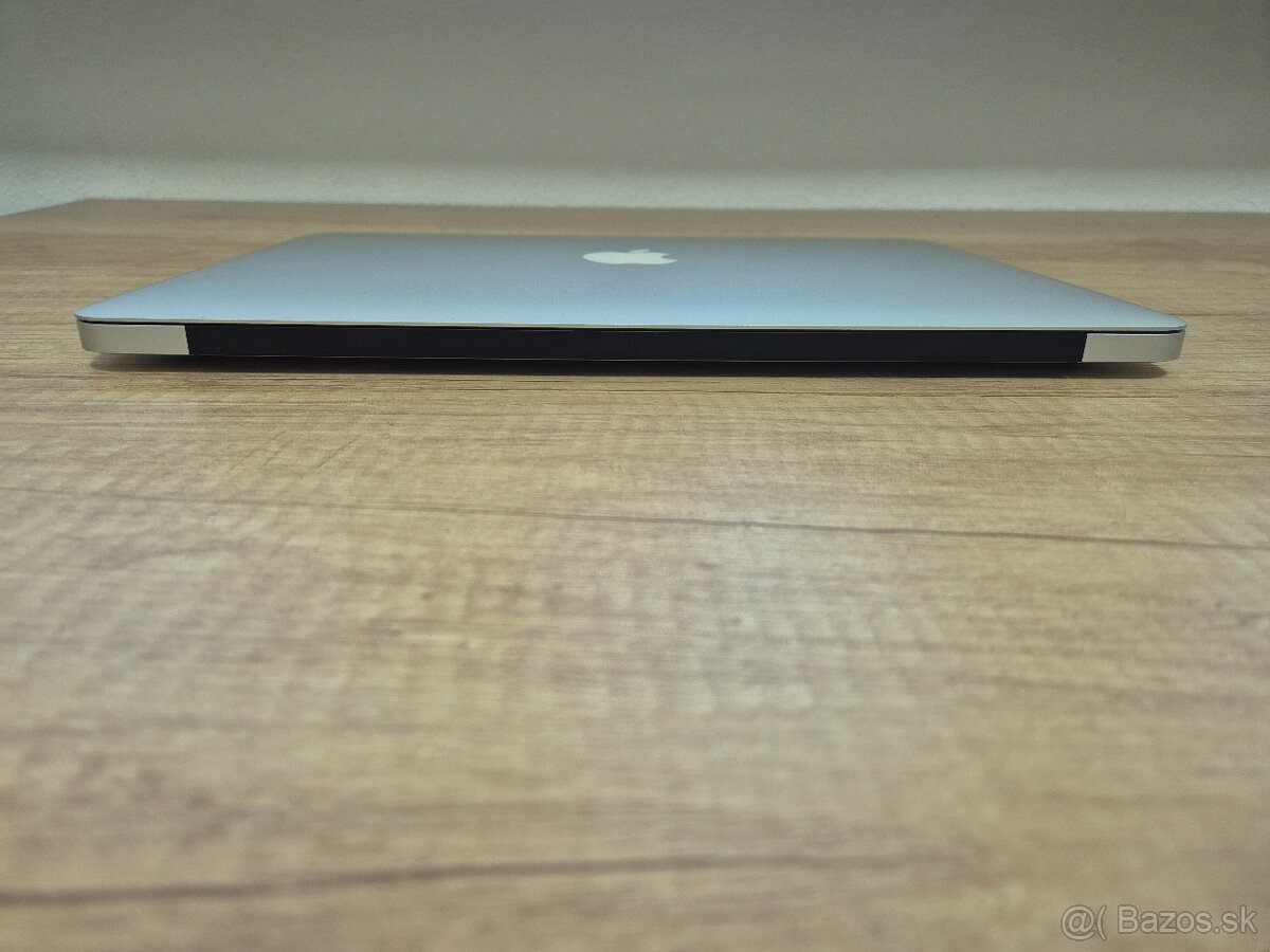 MacBook Air (13-inch, 2017) /intel Core i5/8GB RAM/128GB SSD - 9