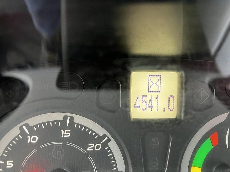 Traktor New Holland T7.275 AC - 9