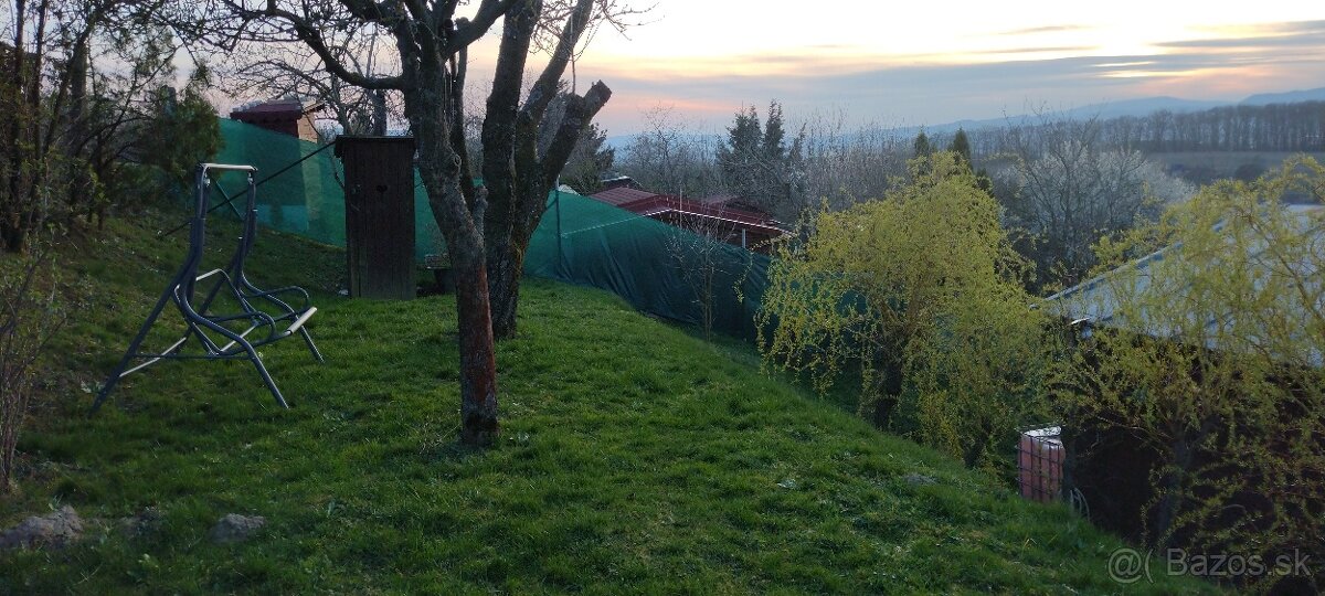 Predám dvoj záhradu s chatkou - 9