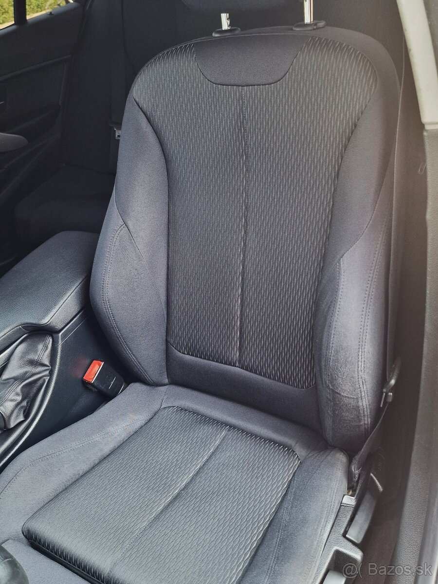 BMW Rad 3 320 xDrive AT8 135KW SR Plná servisná historia - 9