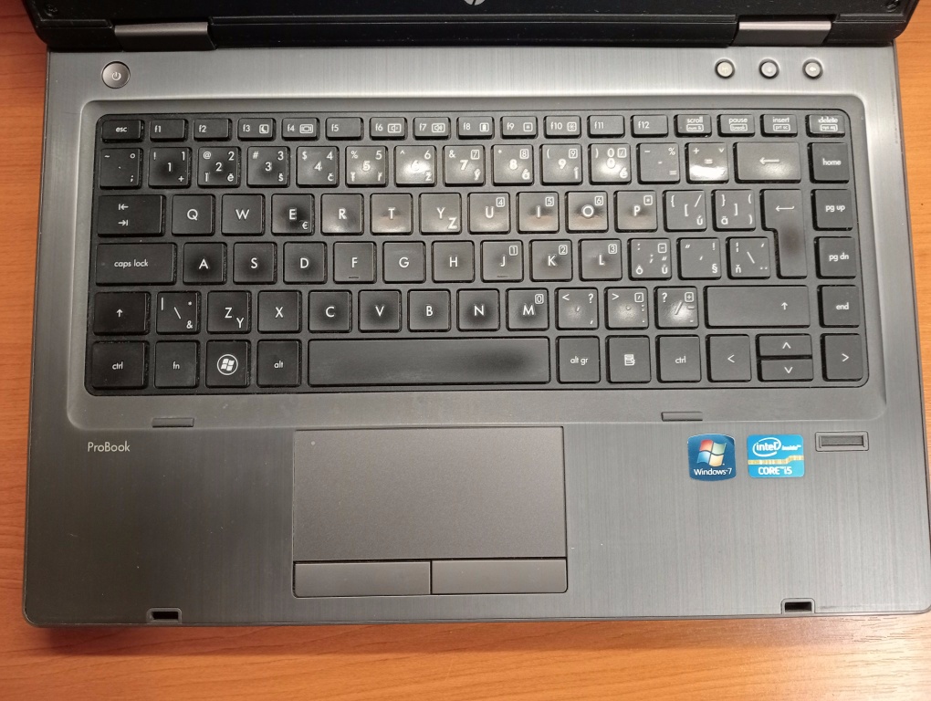 predám na diely notebooky HP 2 .. - 9