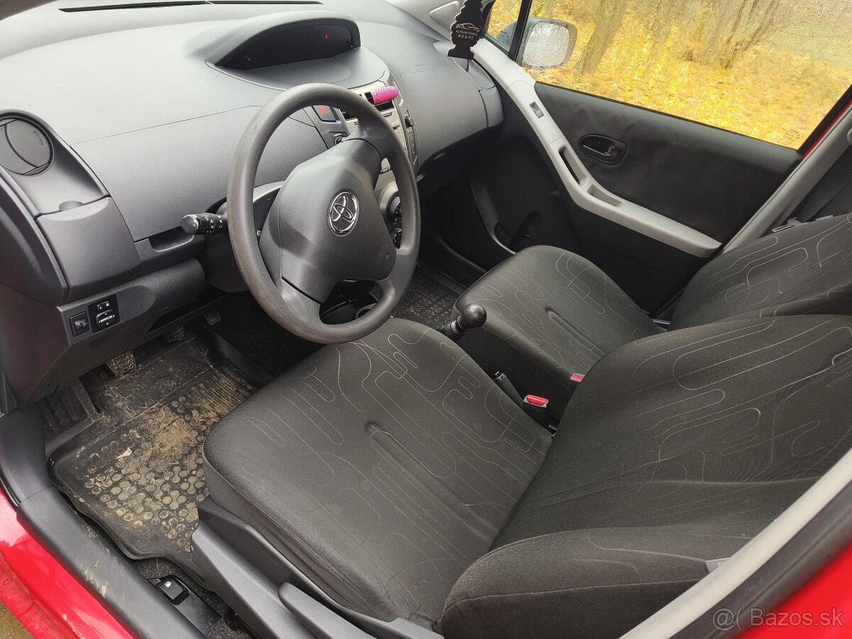 Toyota Yaris 1.3VVTi - 9