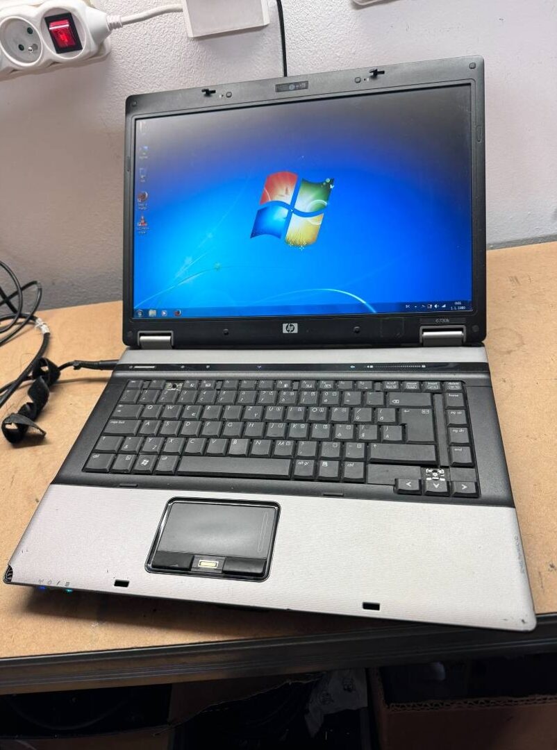 Predám použitý notebook HP 6730b. Core2Duo 2x2,40GHz. 4gbram - 9