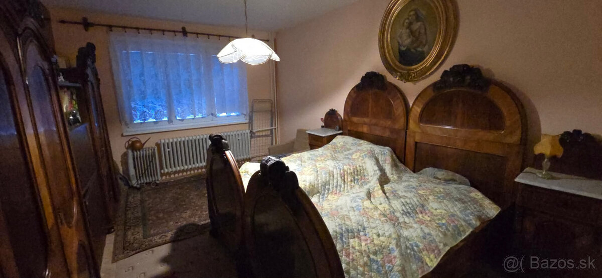 Starožitná spálňa - 9