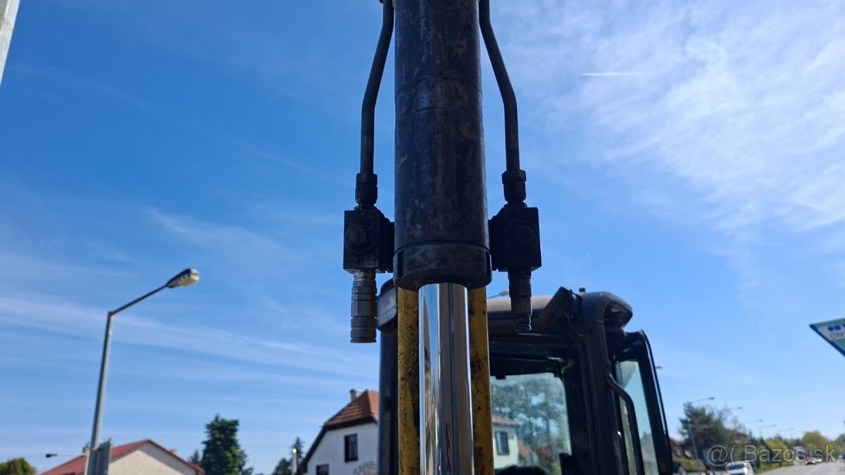 NEW HOLLAND E35B SR - 9