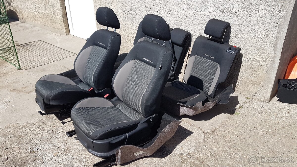Interier na Volkswagen Polo 2012 - 9