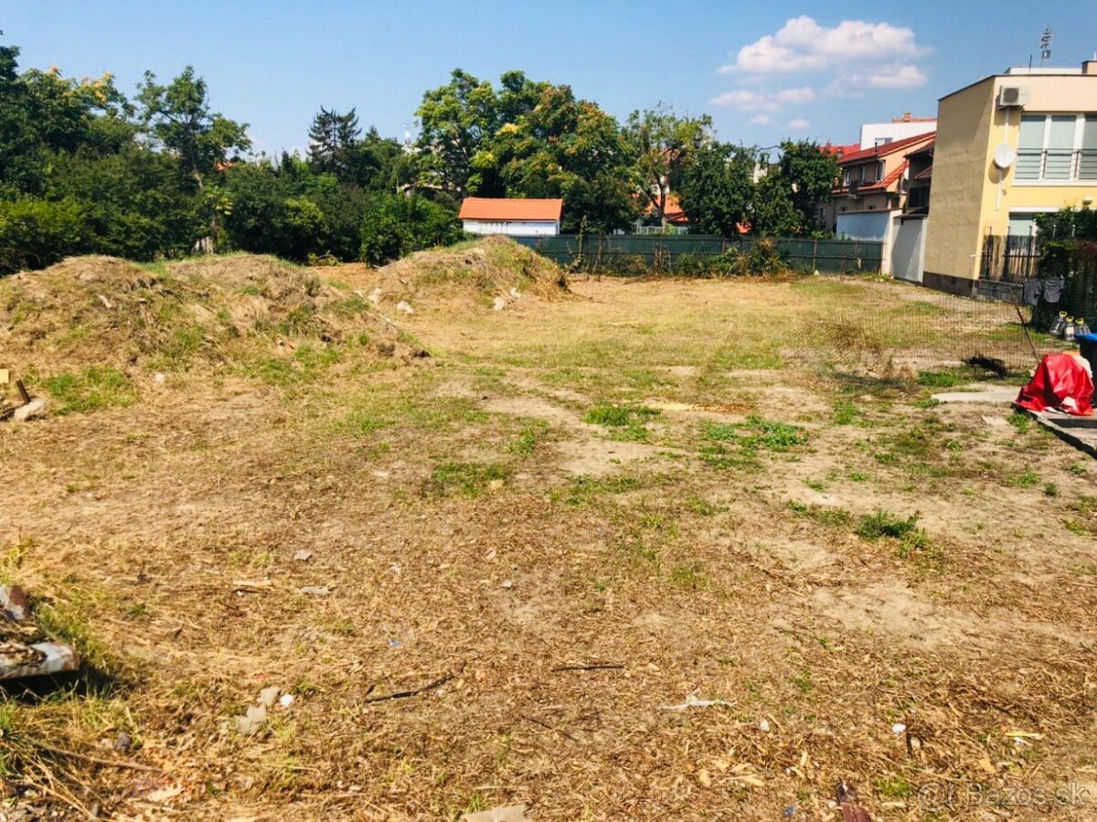 Stavebný pozemok 2000m2 - Centrum Piešťany - 9