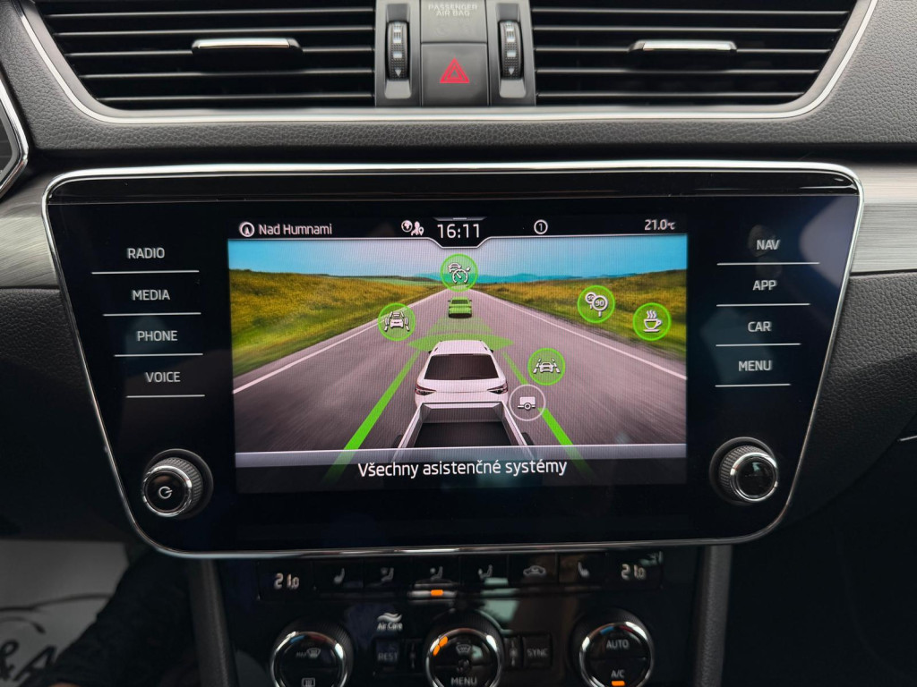 Škoda Superb Combi 2023 - 9