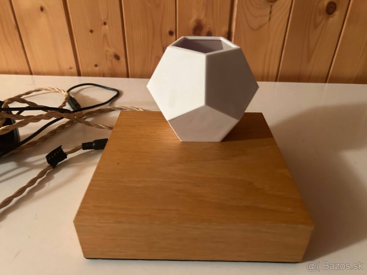 Magneticky levitujúci kvetináč LYFE - 9