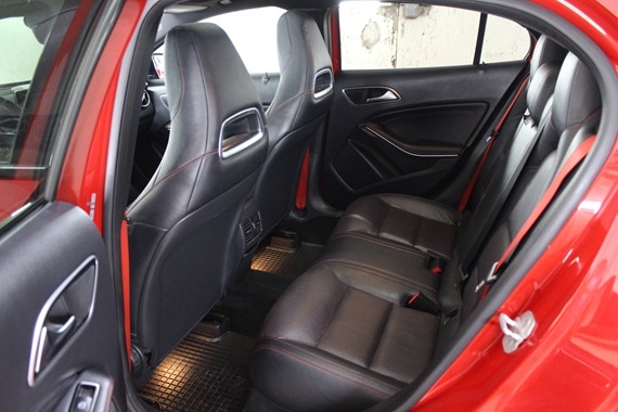 Mercedes-Benz GLA 220 d 4MATIC A/T - 9
