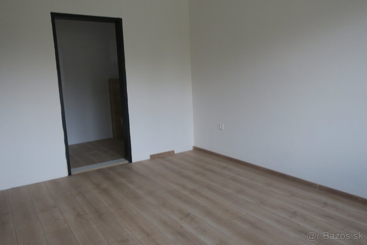 Novostavba na predaj v obci Dvory nad Žitavou. - 9