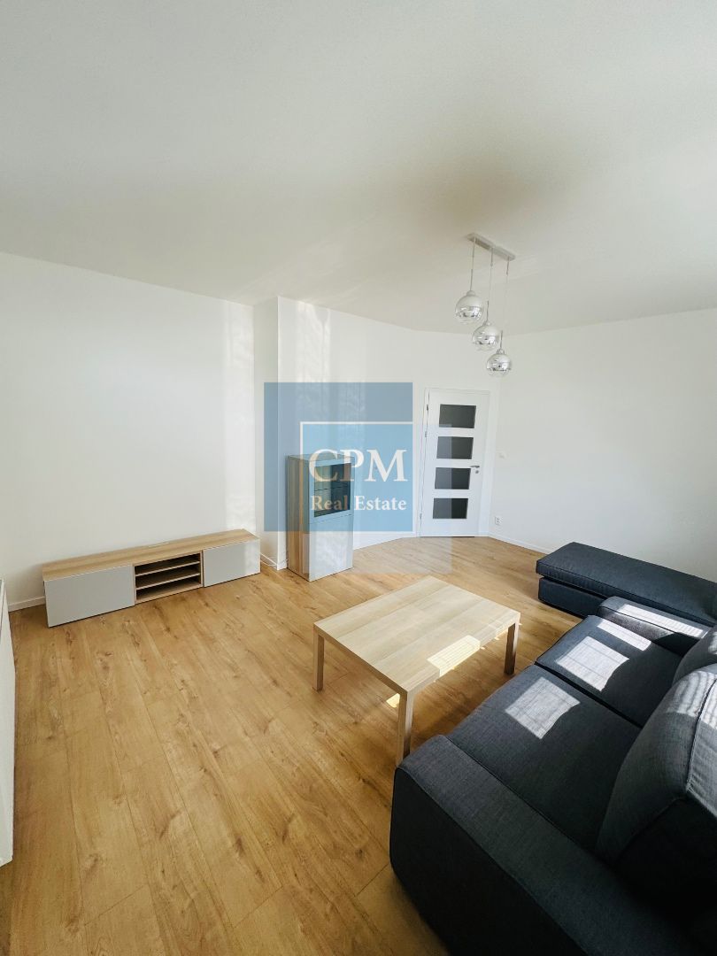 Ponúkame na prenájom 3. izbový veľký byt v centre mesta na Z - 9