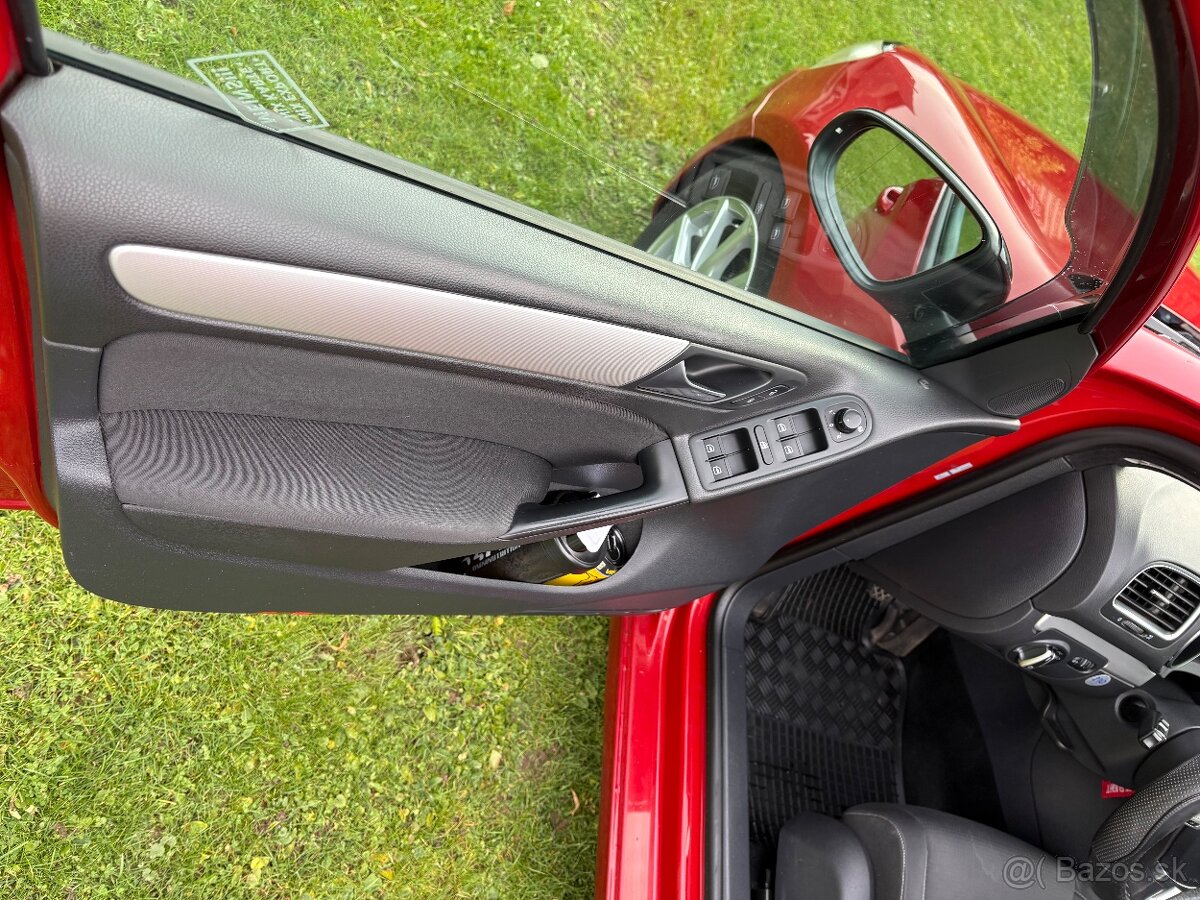 Predám VW Golf 6 - 9